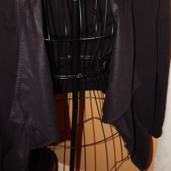 Ladies CAbi Open Front Black Jacket - Size XS - Asymmetrical Drape - Picture 2 of 7